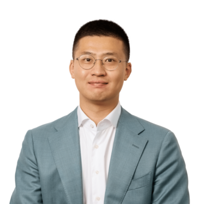 Portrait of Weifeng Thomas Zhu