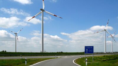 Depiction of Reform of the German electricity grid tariff system: Should producers pay grid charges?