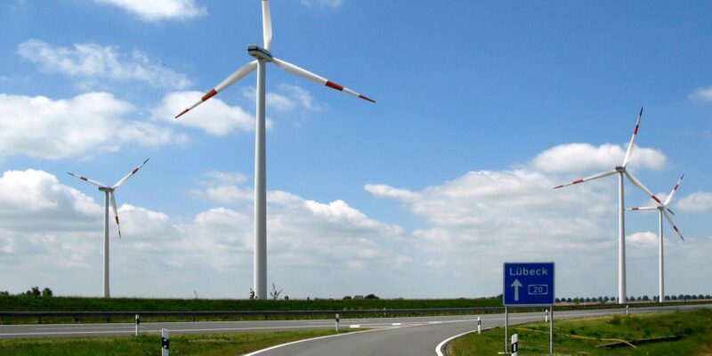 Depiction of Reform of the German electricity grid tariff system: Should producers pay grid charges?