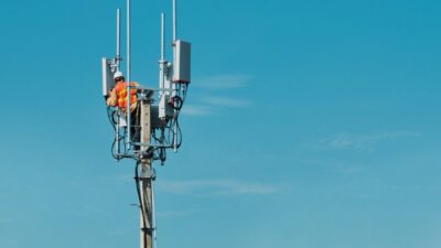 Depiction of Access to land for mobile telecoms networks: a framework for negotiation and regulation