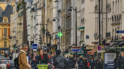 Depiction of Behavioural economics: how does decision-making impact business and policy?