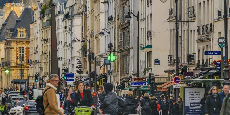 Depiction of Behavioural economics: how does decision-making impact business and policy?