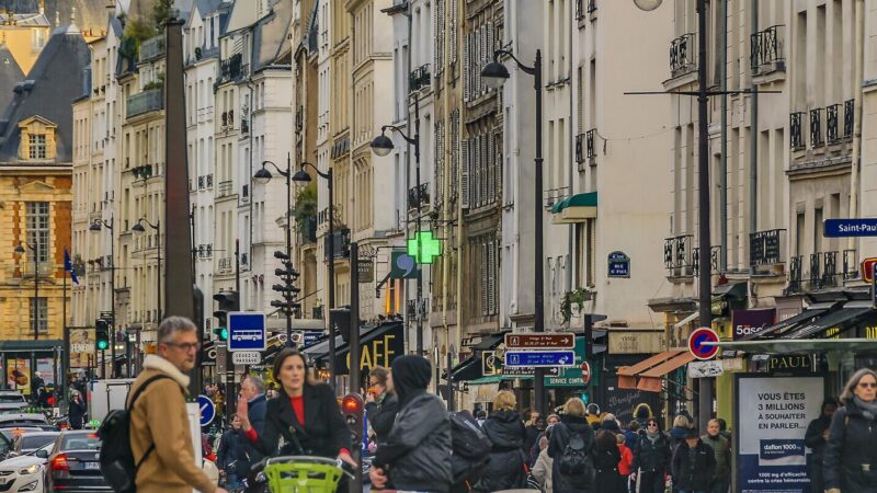 Depiction of Behavioural economics: how does decision-making impact business and policy?
